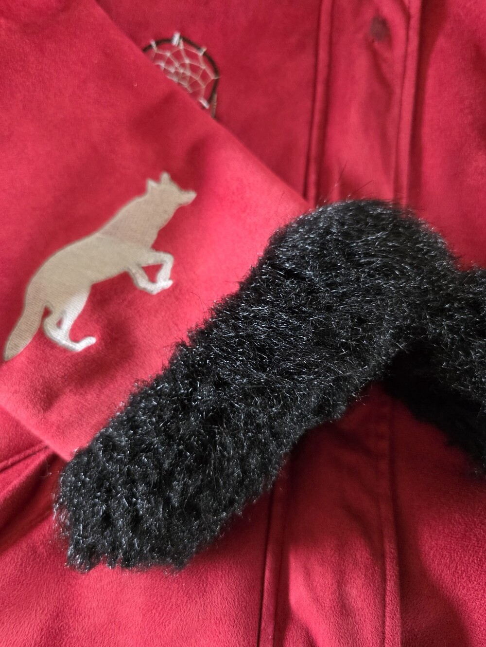 Vintage Northern Lifestyles Faux Fur Indigenous Wolf Tribal Winter Red Parka - Picture 13 of 13